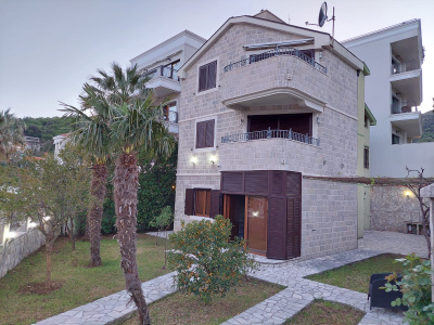House of 250m2 40 meters from the sea